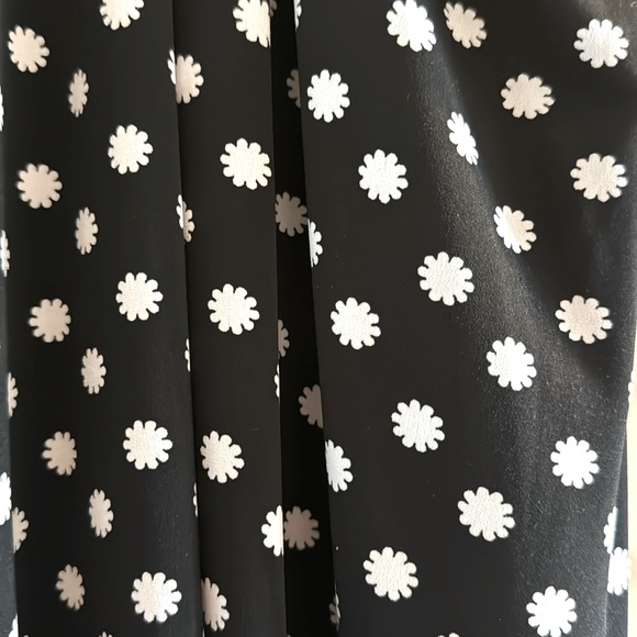 Cece Black & White Sleeveless dress - Picture 3 of 4